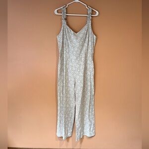 Nasty Gal Size L Daisy Print V Neck Wide Leg Cropped Jumpsuit NWT